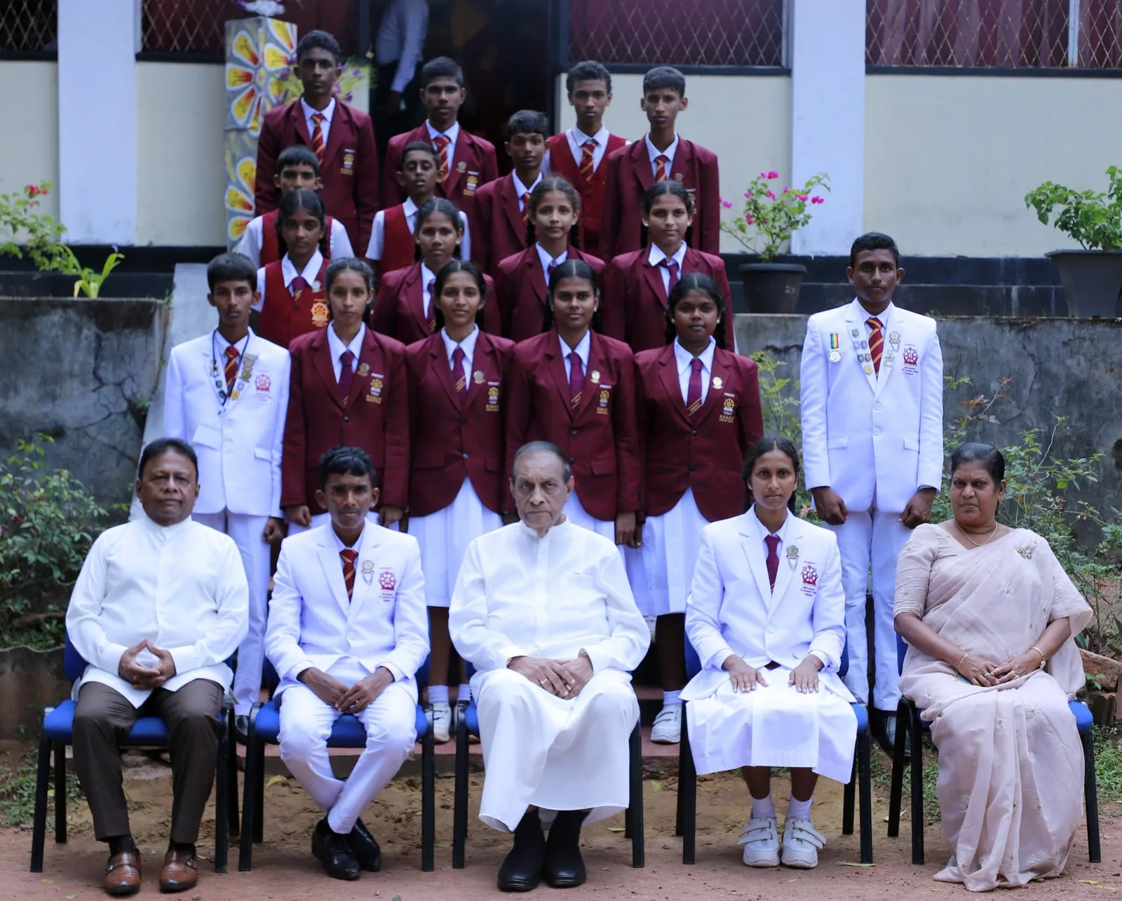 විභාගය පමණක් නොව සමාජ ජීවිතයත් ජය ගත යුතුයි