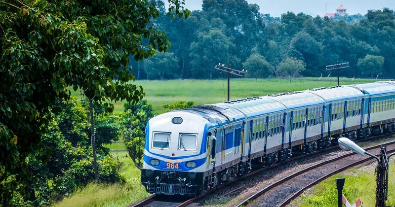දුම්රිය ගමන් වාර සීමා කරයි