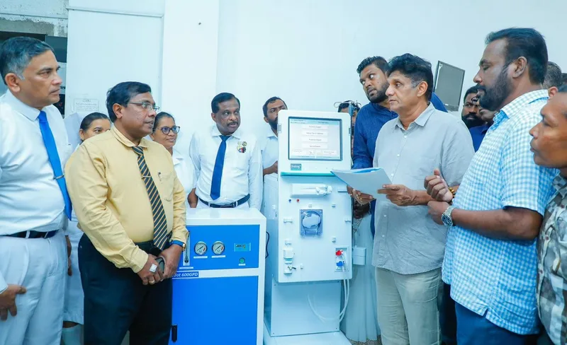 විපක්ෂ නායකගෙන් තවත් රු. ලක්ෂ 46ක වෛද්ය උපකරණ තොගයක් මාරවිල මූලික රෝහලට