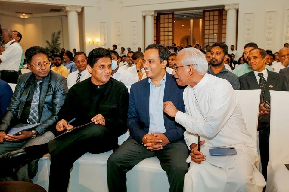 සජිත් තරුණ වෘතියවේදින් හමුවෙති