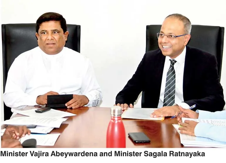 අනුර ජනපති කළ රනිල් 2029 දී නාමල් රජ කර වන්න පිඹුරුපත් සකසයි