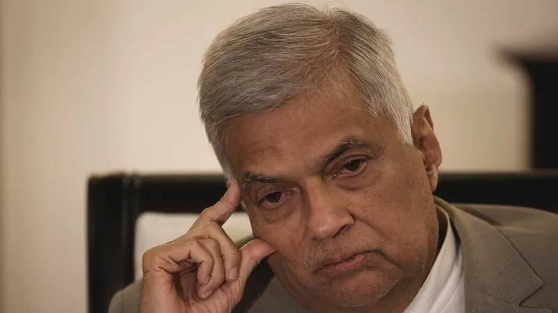 රනිල් කවුද-ඔහුට වැරදුණේ කොතැනද-ගොඩ යන්නම බැරිද..?