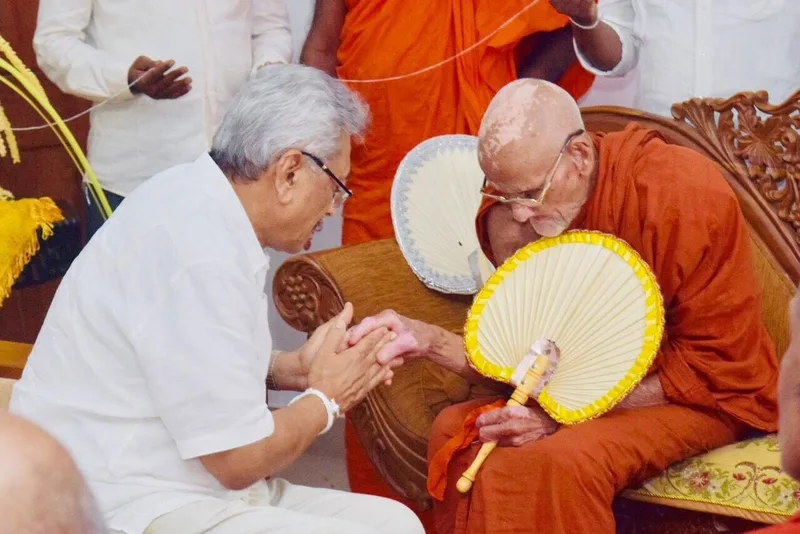 ජනපති අද මානාහිමි වරු බැහැ දකියි