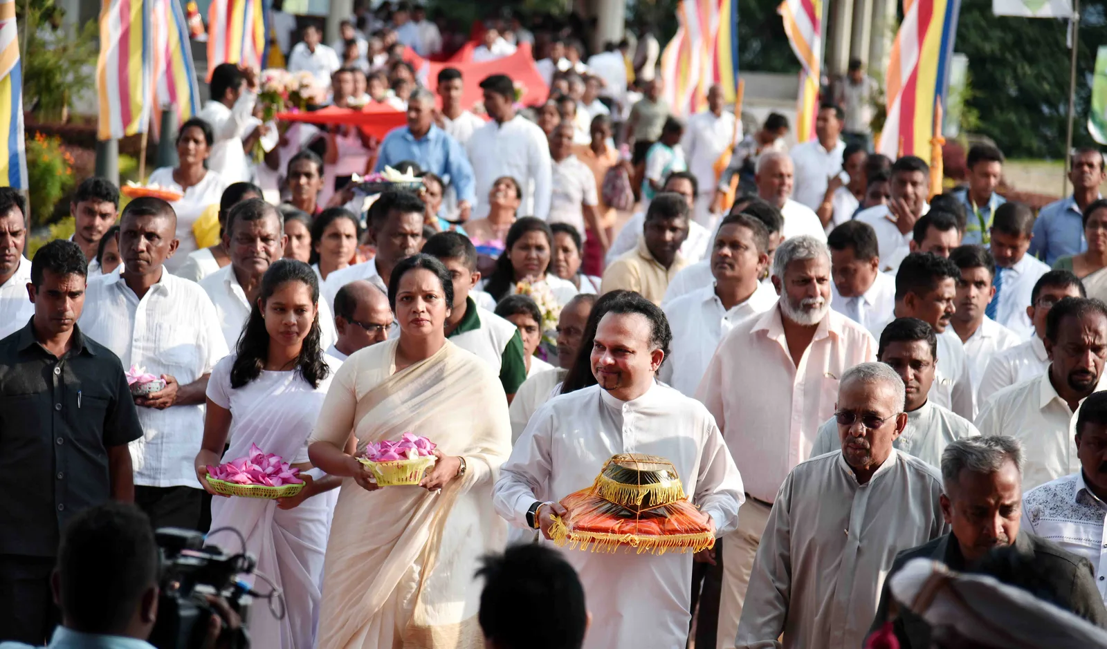 ශාසනික චිරස්තිතිය වෙනුවෙන් වැවිලි ඇමතිගෙන් කෝටි ගණනක මුදල් පරිත්යාගයක්..!