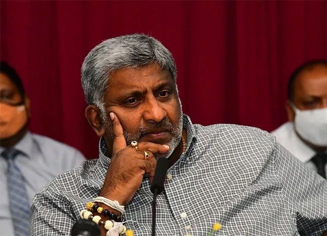 ප්රසන්න රණතුංග ආගමික නායකයින්ගෙන් සමාව ගත යුතුයි