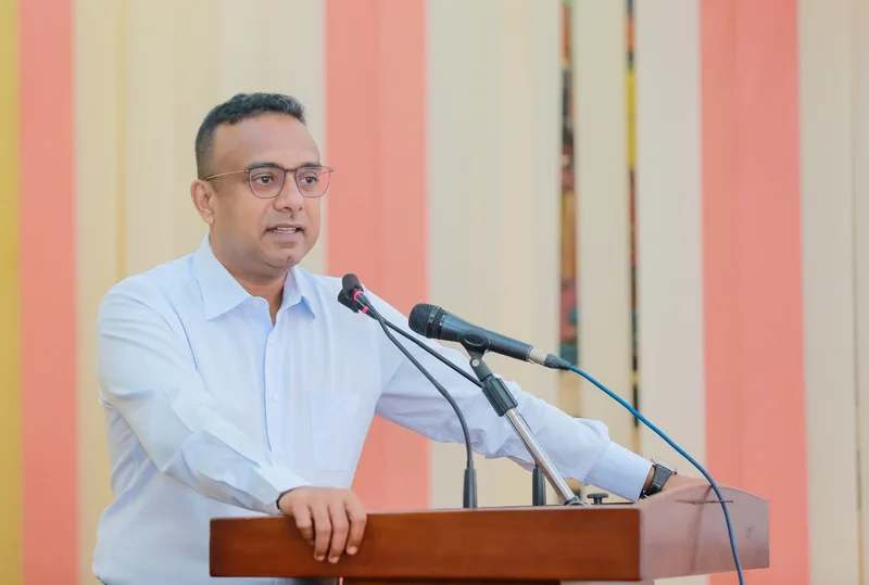 ඊශ්රායලයේ රැකියා දෙන බවට කියමින් සල්ල ගන්න අය ගැන දැනුවත් කරන්න