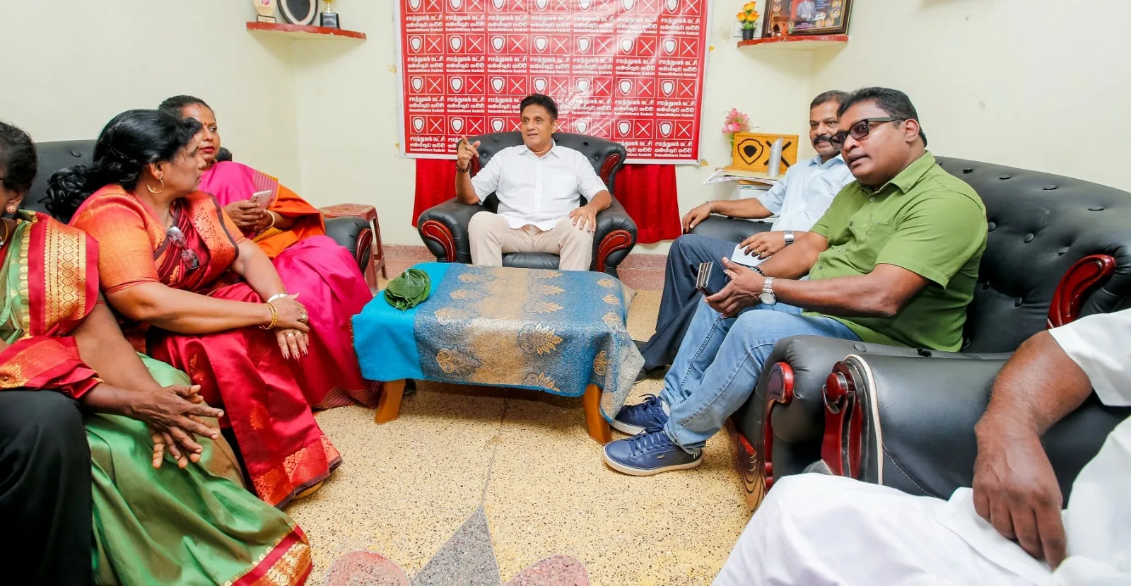 කිලිනොච්චියේ හිටපු මන්ත්‍රී මුරුගේසු සජිත්ගේ සහායට