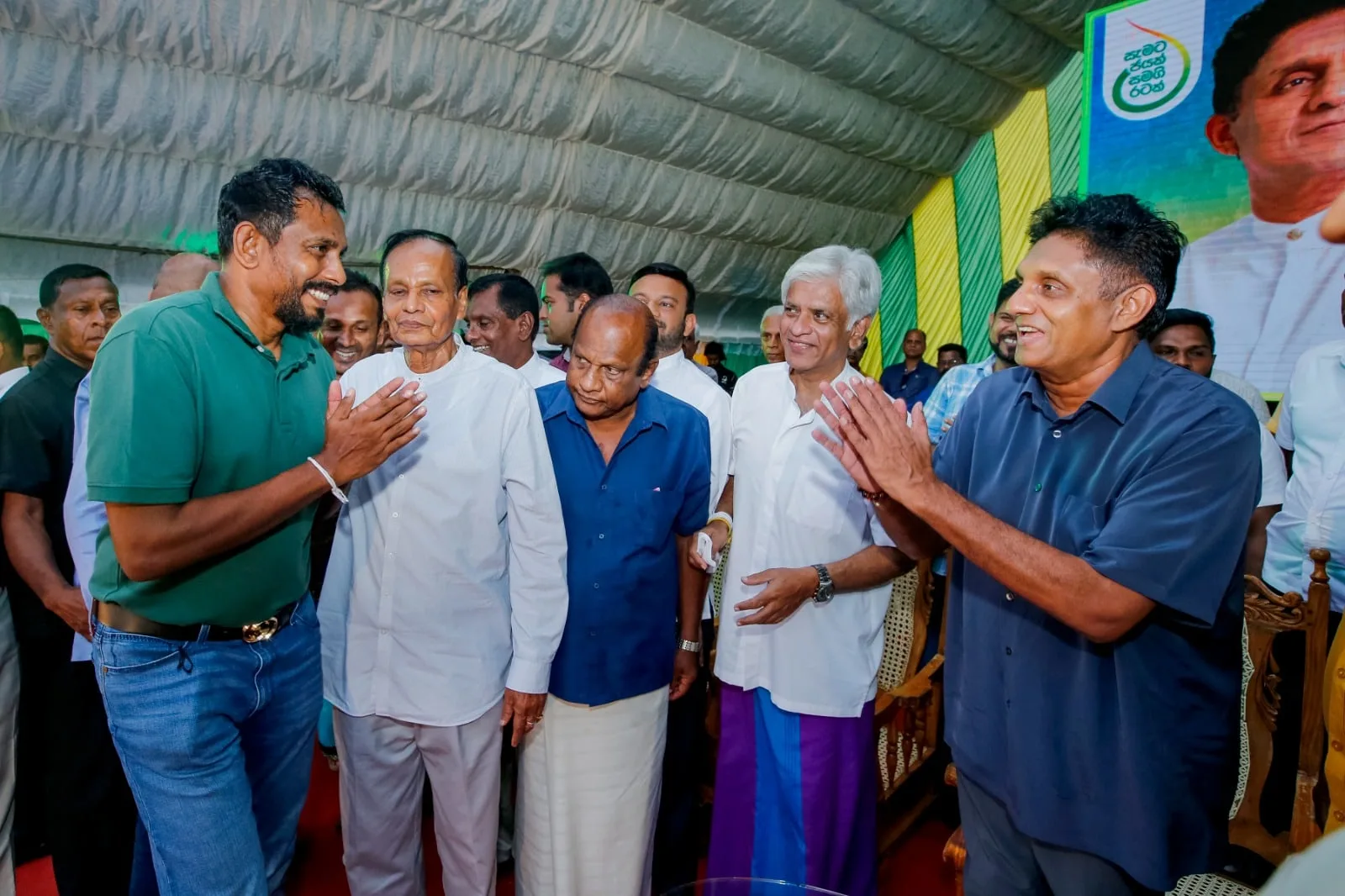 රනිල්ගේ ආසාව අනුර ජනපති වීමයි