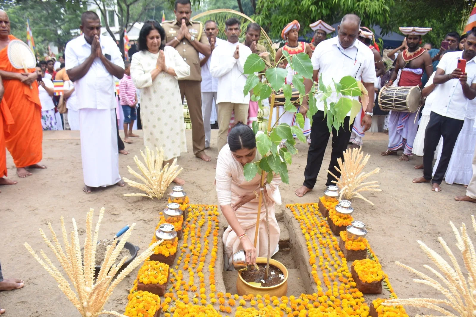 ලංකා මාතාව දිදුලපු මව -දේශපාලන ජීවිතයේ ලොකුම ශක්තිය වූ බිරිද-ජලනි ප්රේමදාස