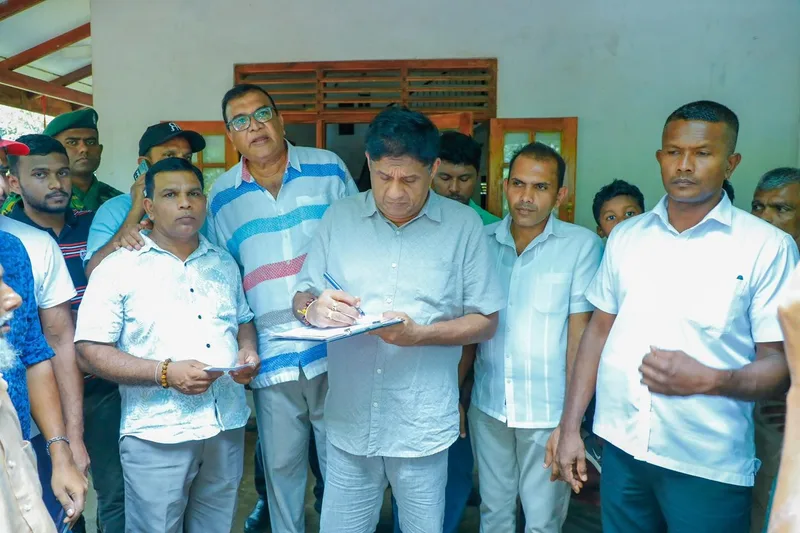 ආපදා ආධාරත් කයියට පමණක් සීමා නොවිය යුතුයි - විපක්ෂ නායක