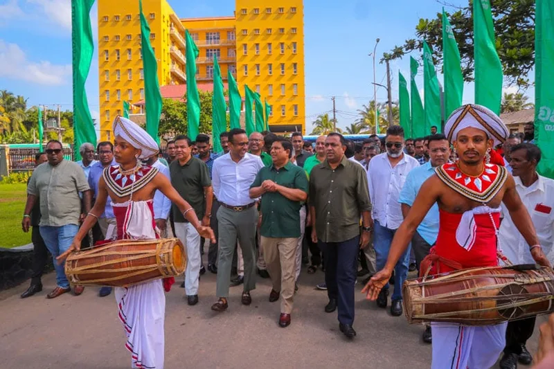 රනිල් යළි ජනපති කිරීමේ යෝජනාව දිස්ත්‍රික් මට්ටමෙන් සම්මත කෙරේ