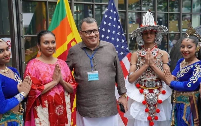 වොෂින්ටන් ශ්රී ලංකා තානාපති කාර්යාලයේ පාස්පෝට් DC උළෙලට 5000 ඉක්මවූ මහා සෙනගක්