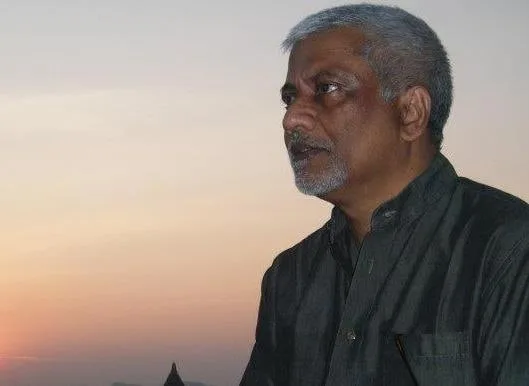 කොරෝනා ඇඳිරියෙන් කැඩෙන සැපයුම් දාම රැකගනිමු