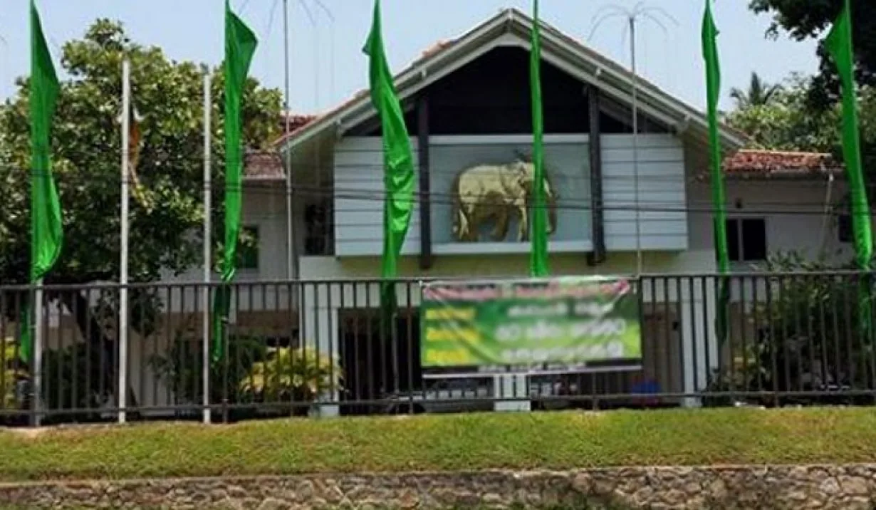 අකිලට හොරෙන් සාගල සිරිකොත අල්ලයි