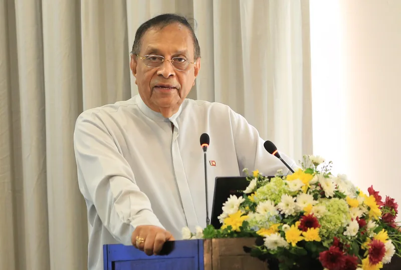 අනාගත කතා නායකවරුන්ගෙන් කරු ජයසුරිය කළ ඉල්ලීම මෙන්න