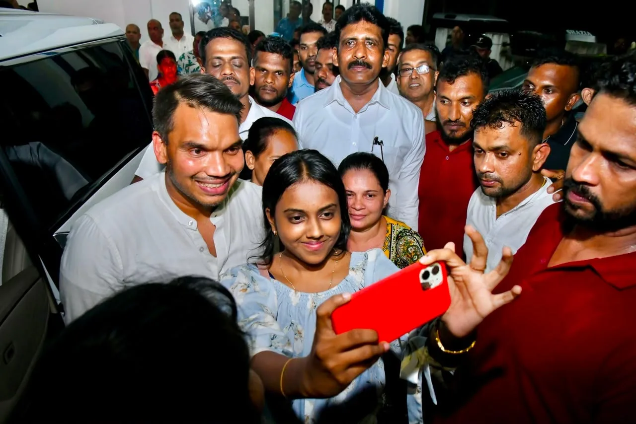 අධිකරණ ඇමතිවරයා බන්ධනාගාර සිද්ධිය දකින්නේ Social Media හරහා..!