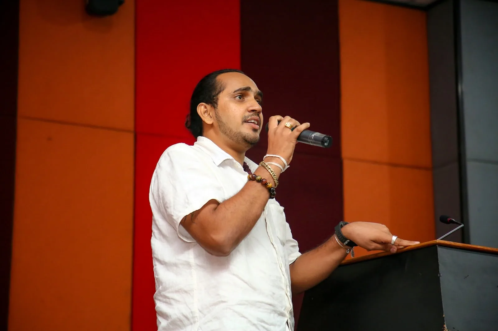 තවත් ශ්රමිකයින් 69ක් ඊශ්රායලයට පිටව යයි