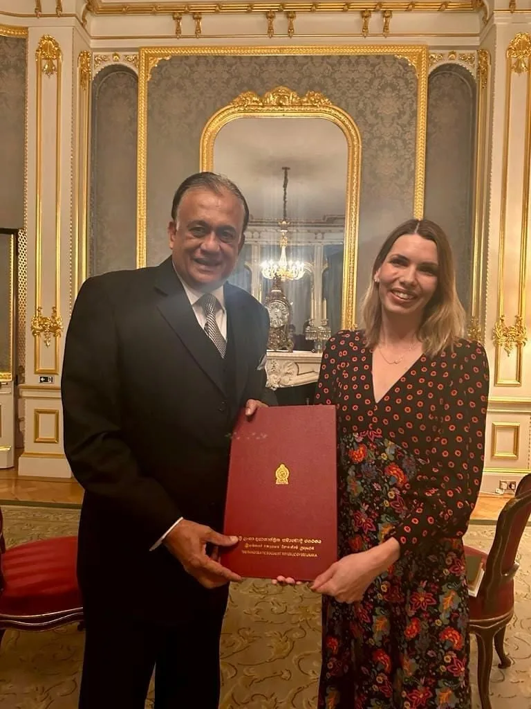 රෝහිත බෝගොල්ලාගම සිය අක්ත පත්රයේ විවෘත පිටපත භාර දෙයි..!
