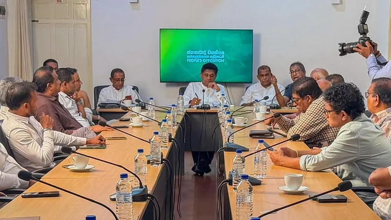 අර්බුදය උග්රවීමට පෙර වහාම සර්ව පාක්ෂික සමුළුවක් කැඳ වනු