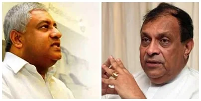 රෙදි නැතිව ඉන්න ටිරාන් කරූගේ රෙද්ද ගළවා කෙළවා ගනී