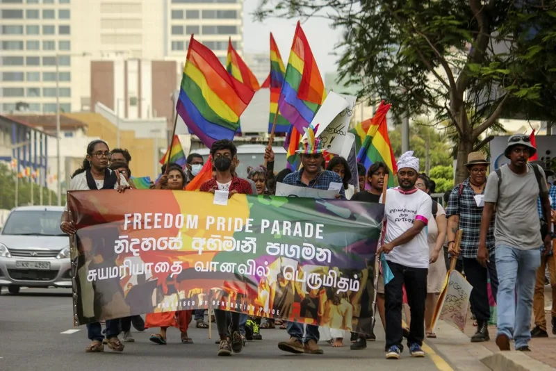 සමරිසි විවාහ: කාදිනල් උන්නාන්සේ එයාගේ වැඩක් බලා ගන්න එක හොඳයි - අපේ නිදන කාමරවලට එබෙන්නේ නැතුව