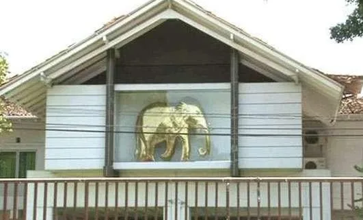 සිරිකොතේ දුරකතනත් විසන්ධි කරලා