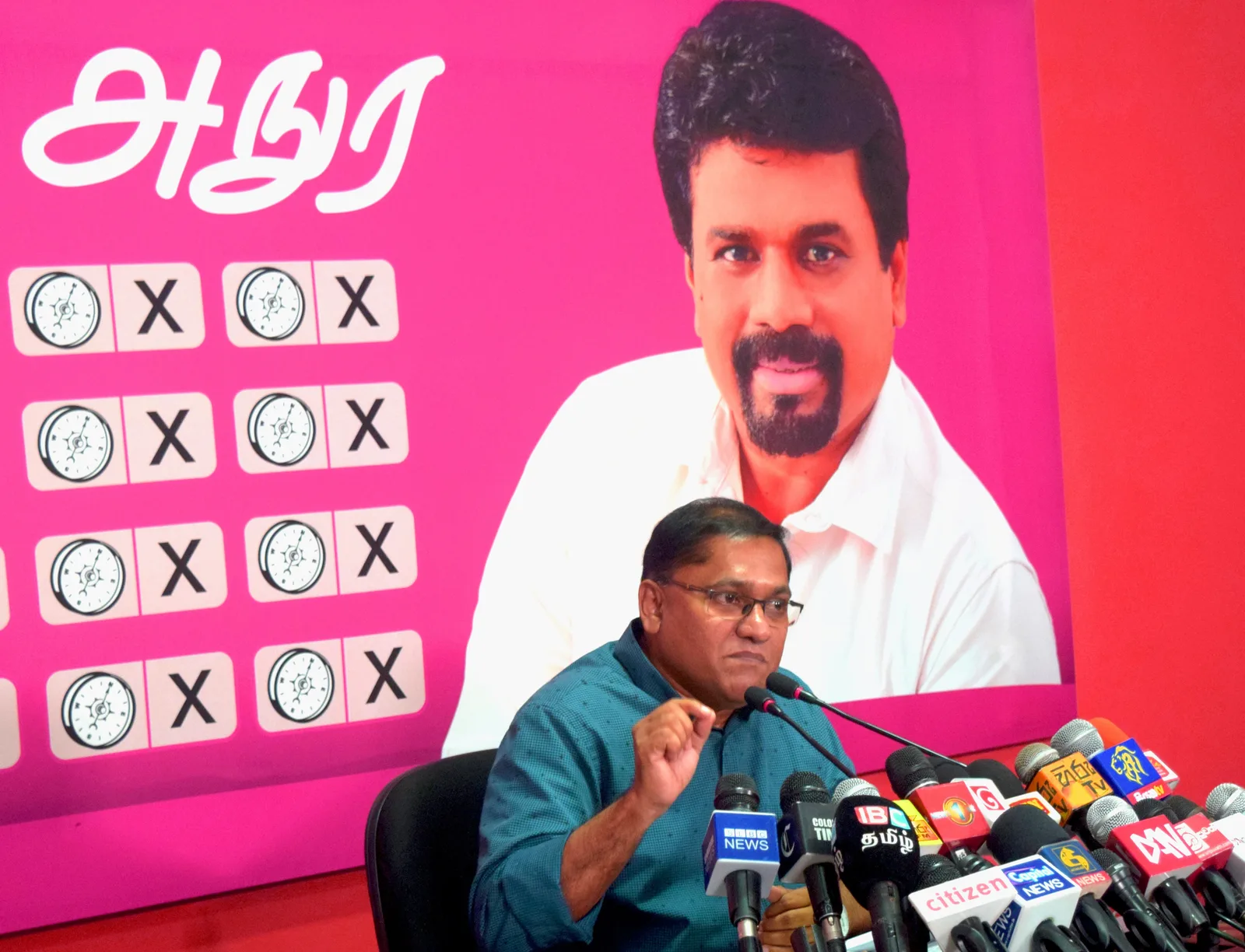 සිව් මසක් සඳහා ජනපතිට කෝටි 240ක්-ජවිපෙ විරෝධය