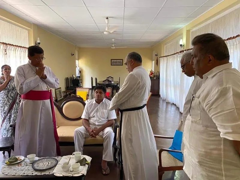 සජිත් එක්ක එජාපය ඇමරිකානු Born Again ක්‍රිස්තියානියට බිලි වෙයි