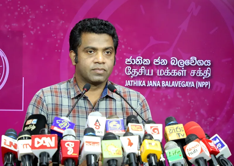 ආණ්ඩුව සර් ජෝන්ගේ අන්තිම කැමත්තටත් කෙළවලා