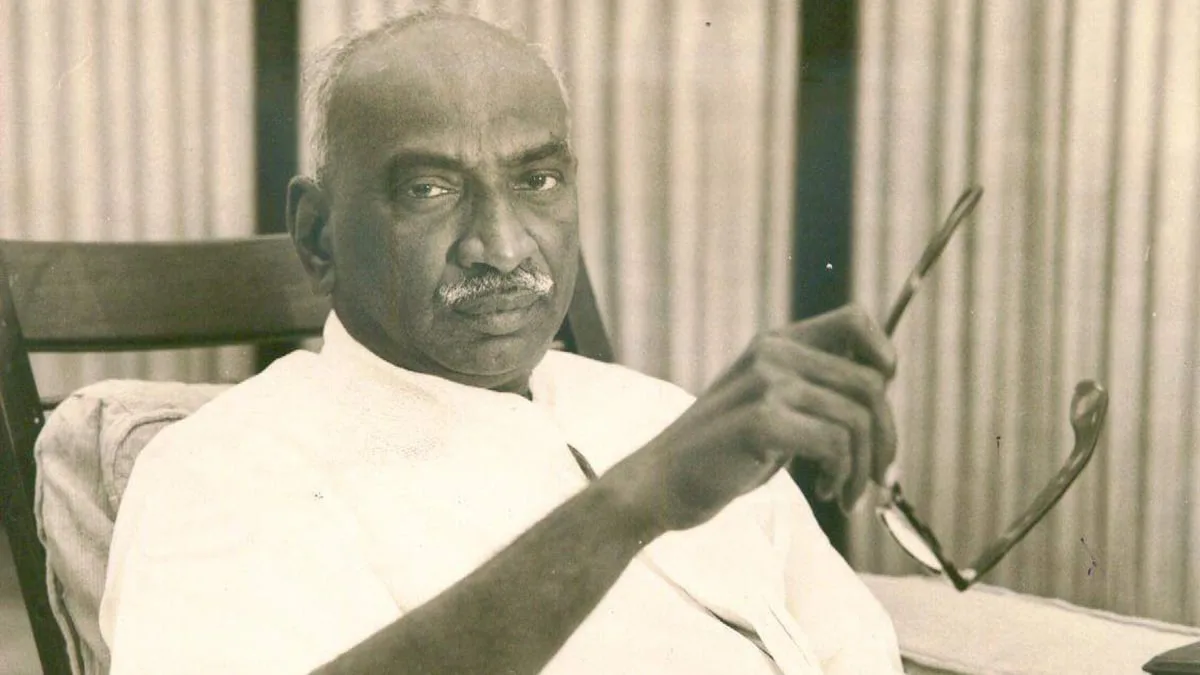 පවුල පෝෂණය කරන දේශපාලුවන්ට නරේන්ද්‍ර මෝඩිගෙන් පාඩමක්