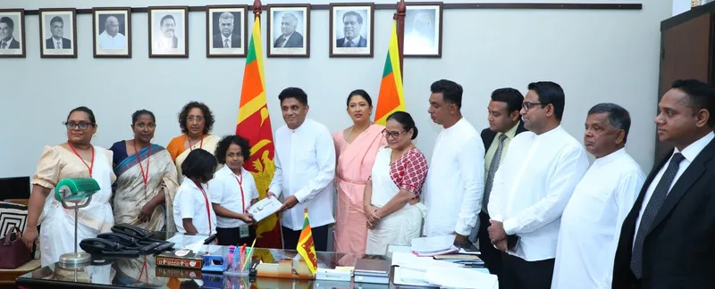 නොවිසඳුණු ළමා අපයෝජන ගැන පැමිණිලි කෙරෙන අත්සන් 40000ක පෙත්සමට විපක්ෂනායක අත්සන් තබයි
