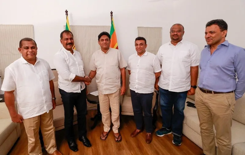 ෆීල්ඩ් මාර්ෂල් අනාථයි...තවත් ප්රබල හමුදා නායකයෙකු සජබයට
