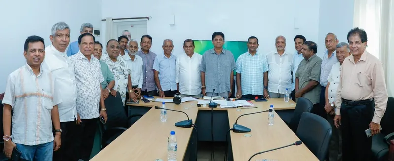 කුඩු අමුද්රව්ය කන්ටේනර් 02 වරායෙන් එළියට ආ හැටි ආණ්ඩුව රටට කියන්න ඕන - සජිත්