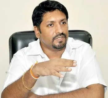 ආශු මාරසිංහ මැරුම් නොකා බේරුණු හැටි මෙන්න