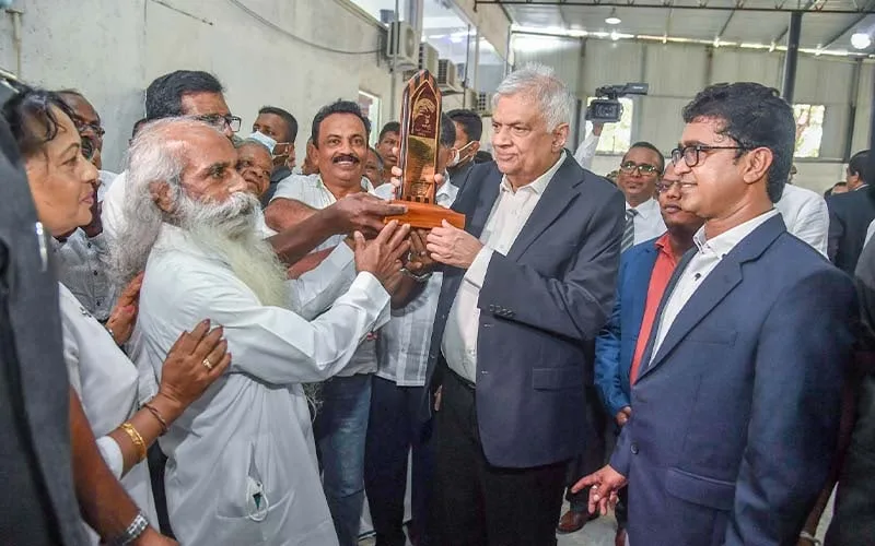 පොළොන්නරුව ගොවීන්ගෙන් ජනපතිට උපහාර