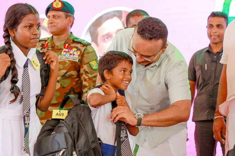 ජනපතිගේ අපේක්ෂාව පැරණි බෙදීම් පසෙක තබා Smart දැනුමෙන් රට ඉදිරියට ගෙන යාමයි