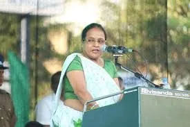 රෝහිනී ගෙන් විජිතට ලොවෙත් නැතිවෙන පිළිතුරක්