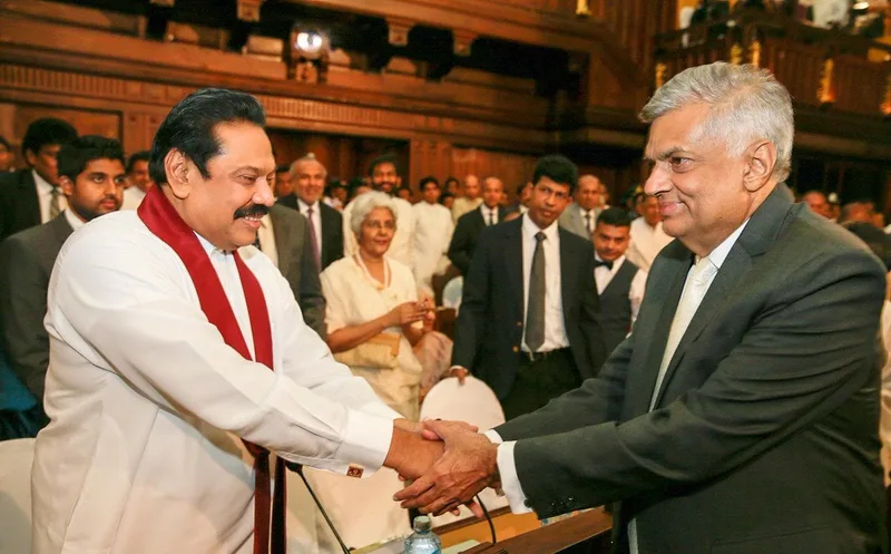 සිය වරදාන-වරප්රසාර වෙනුවෙන් රනිල් මහින්දට දෙවතාවක්ම ලියුම් ලියලා