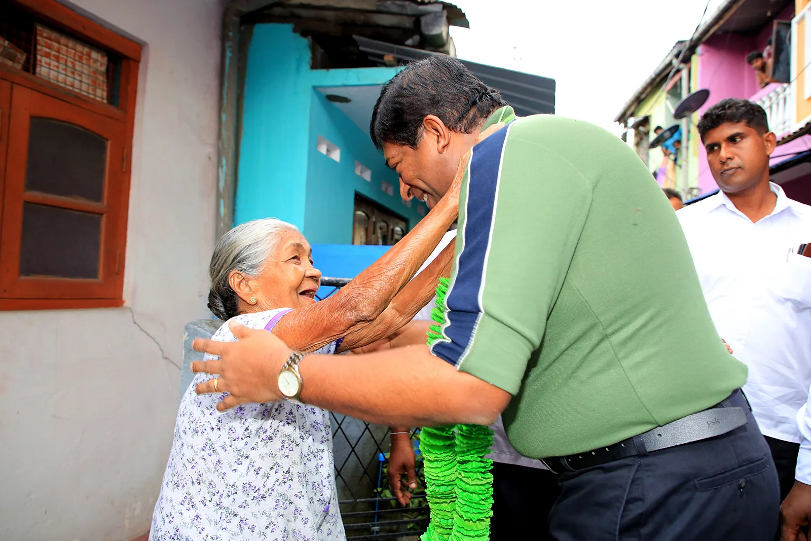 සජිත්ගේ ප්‍රතිපත්ති ගැන රවී පැහැදිළි කරයි