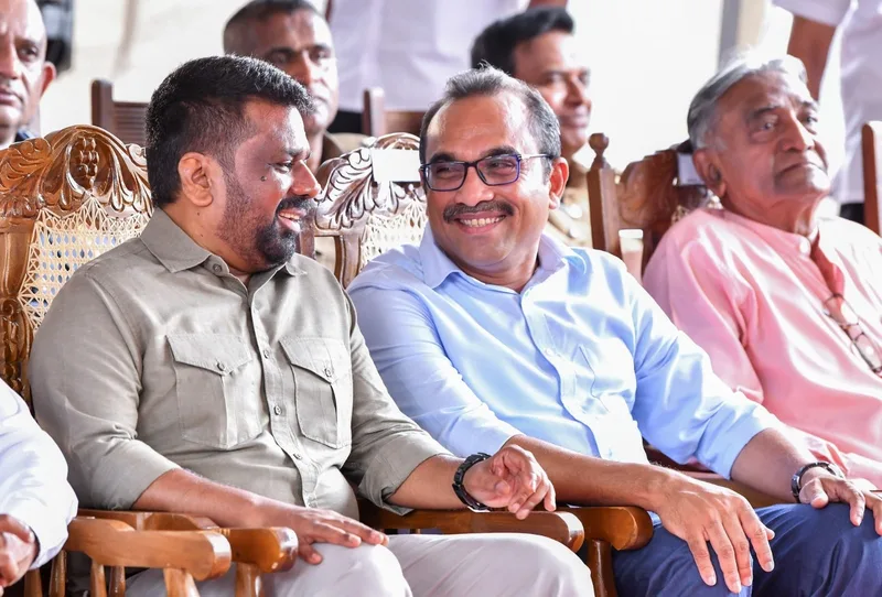 කොළඹ මධ්යම බස් නැවතුම්පොළ හා මරදාන දුම්රිය ස්ථානය නවීකරණ ව්යාපෘතිය ජනපති ප්රධානත්වයෙන් ඇරඹේ