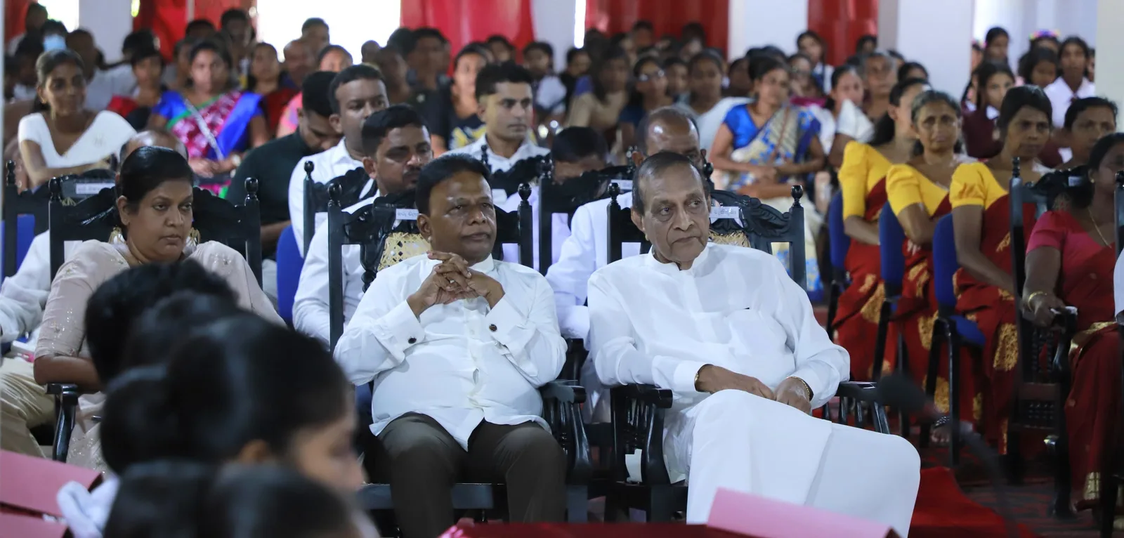 විභාගය පමණක් නොව සමාජ ජීවිතයත් ජය ගත යුතුයි