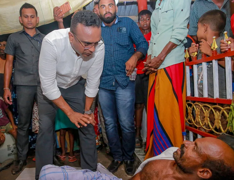 දින හතරක් පැවති හැළඹ වැව ගොවි උපවාසය මනූෂගේ මැදිහත්වීමෙන් නිම වෙයි