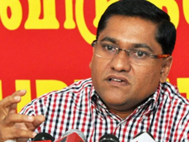 ගමේ ඡන්දෙයි-රටේ ඡන්දෙයි සසඳන්න බෑ