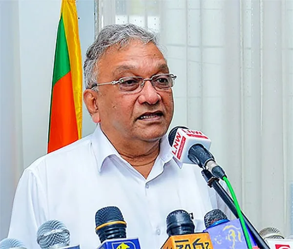 ආණ්ඩුව කරන්නේ හොරාගේ අම්මාගෙන් පේන අහන එක