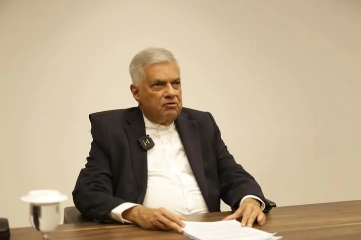 වසර 46 කට පසු සිය දරුවන්ට තම අක්මුල් පෙන්වන්නට මවු රටට පා තබන අග්රගන්ය ශ්රී ලාංකිකයා