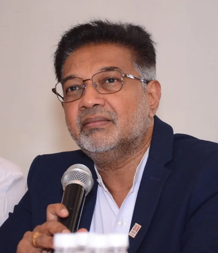 වැඩ පමණක් ඇති රැකියා නැති බහුතරය මතින් යැපෙන වැජඹෙන සුළුතරය