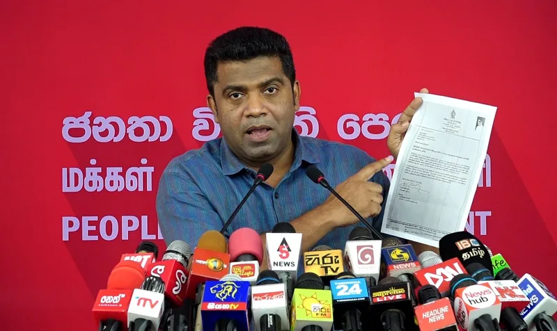 ත්‍රිකුණාමලය තෙල් ටැංකි ආරක්ෂා කර ගැනීමට පෙරට එනු