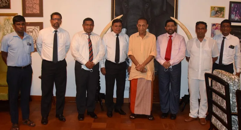 විපක්ෂ බලවේග එකට එකතු කරන්න කරූ පෙරට එයි