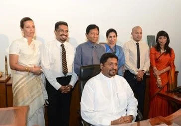 රුවන්ගේ ආරාධනය සරසවි ප්රජාව ප්රතික්ෂේප කරති