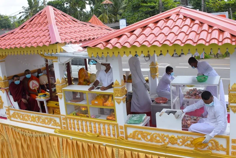 සඳහිරු සෑයේ පූජනීය වස්තූන් අගෝස්තු 21 කළුතර බෝධිය වෙත වැඩම කෙරේ